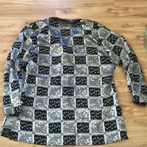 Semi sheer blouse - Picture 11 of 11